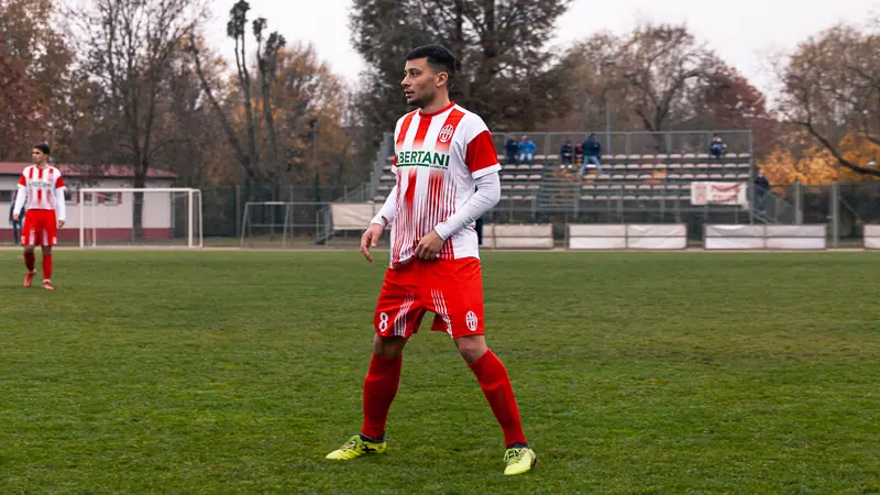 Orlando Pasetto in campo con la maglia della Piovese durante una partita